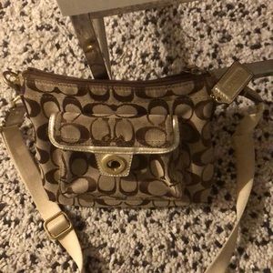 Coach bag tan/brown color. Original owner